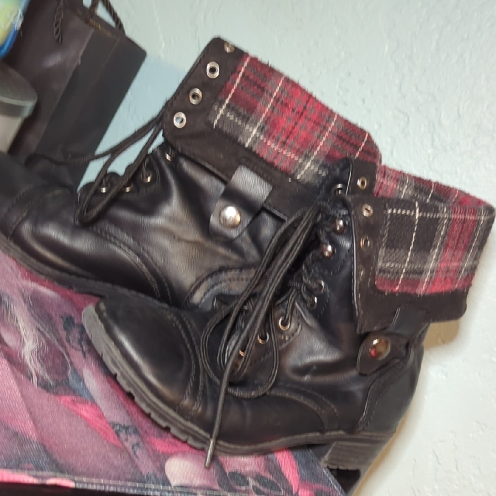 Soda Black and Red Lace Up Boots